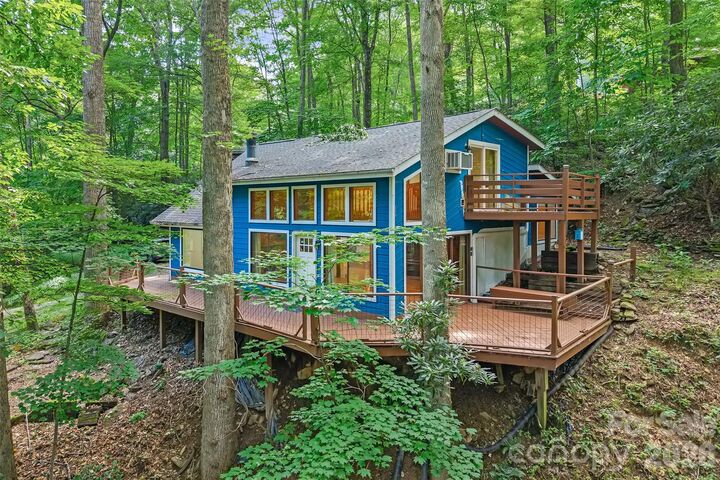 Property Photo: 48 Gold Finch Lane NC 28751