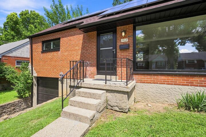 Property Photo:  1464 Dordine Lane  OH 45231 
