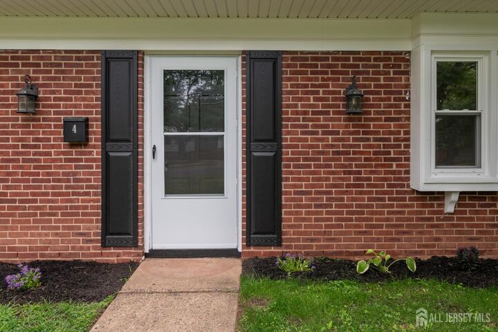 Property Photo:  4 Overbrook Road  NJ 08873 