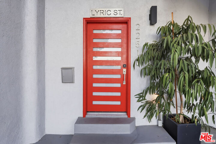 Property Photo: 2251 Lyric Ave CA 90027
