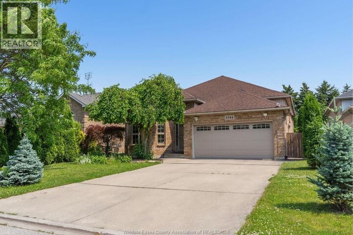 Photo de la propriété:  1544 Imperial Crescent  ON N9G 2T8 