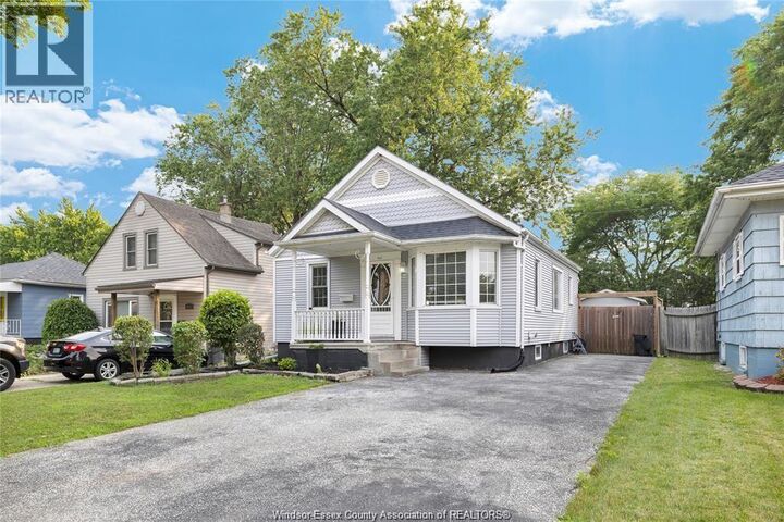 Property Photo: 911 Jefferson Boulevard ON N8N 4B2