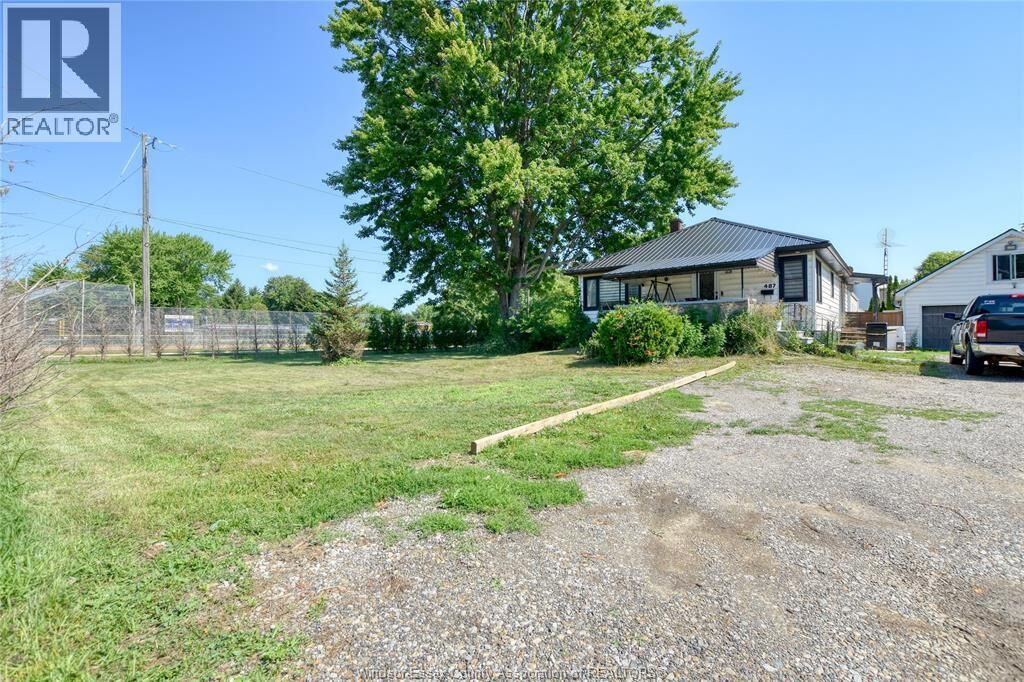 Property Photo: 487 St Clair Street ON N7L 3K6
