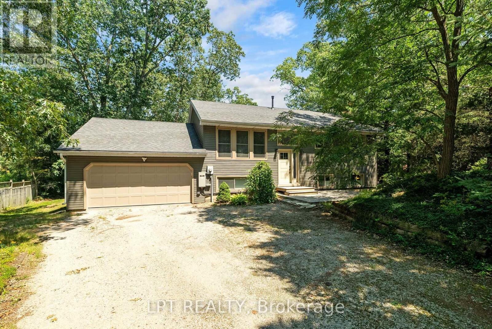 Property Photo: 7806 Alfred Crescent ON N0M 2L0