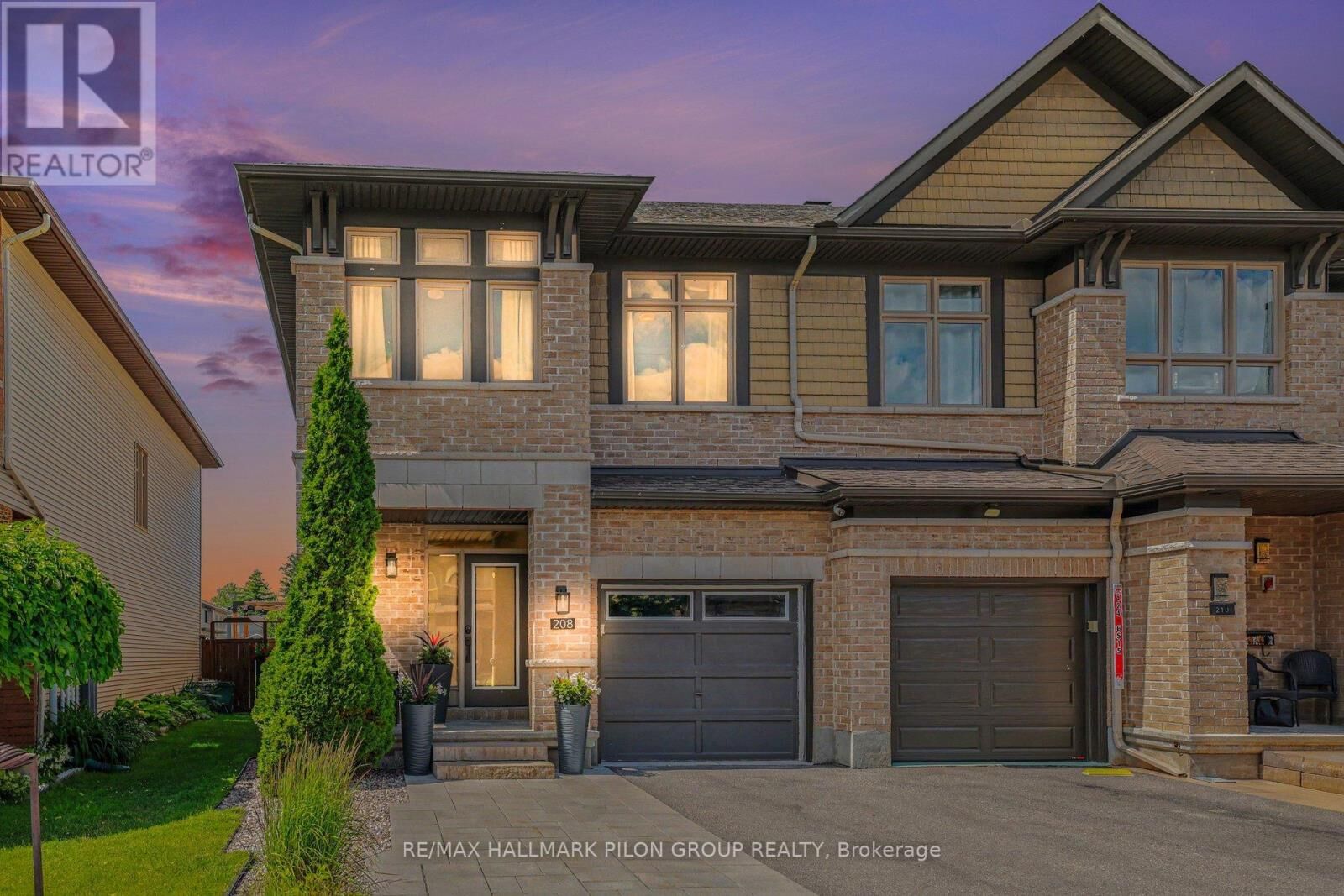 Property Photo:  208 Butterfly Walk  ON K1W 0G6 