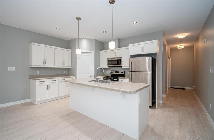 Property Photo: 431 Park Avenue MB R0E 0C0