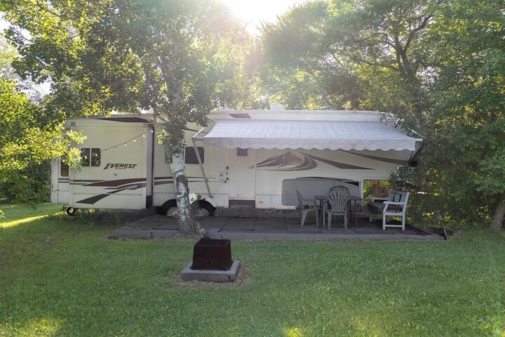 Property Photo: 3 Forest Boulevard MB R0A 1T0