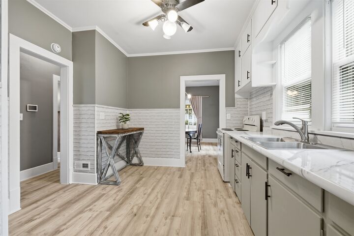 Property Photo:  310 N William Street  IA 52041 