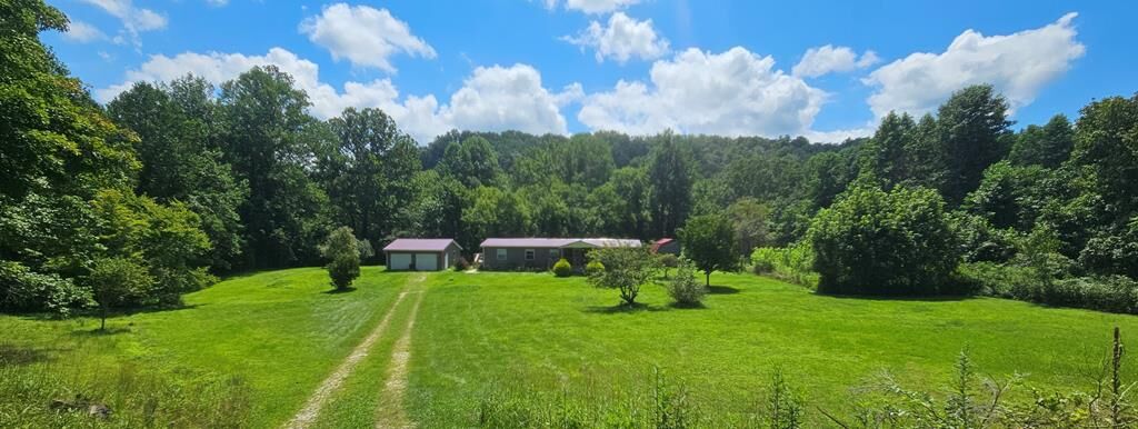 Property Photo: 1314 Torchlight Rd KY 41230