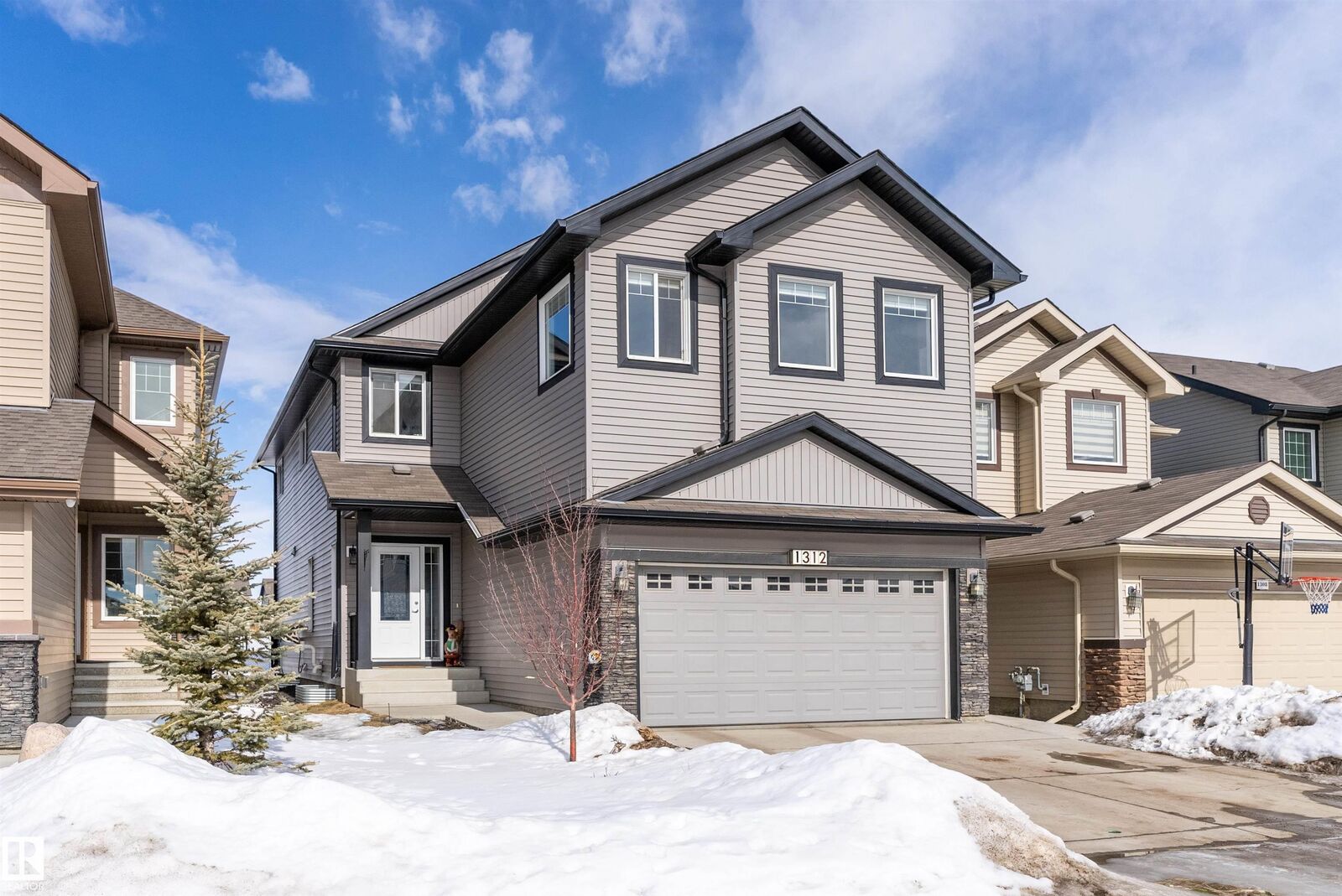 Property Photo:  1312 26 Avenue NW  AB T6T 0V9 