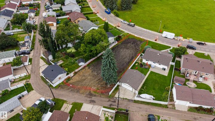 Property Photo:  10513 42 Street NW  AB T6A 1T7 