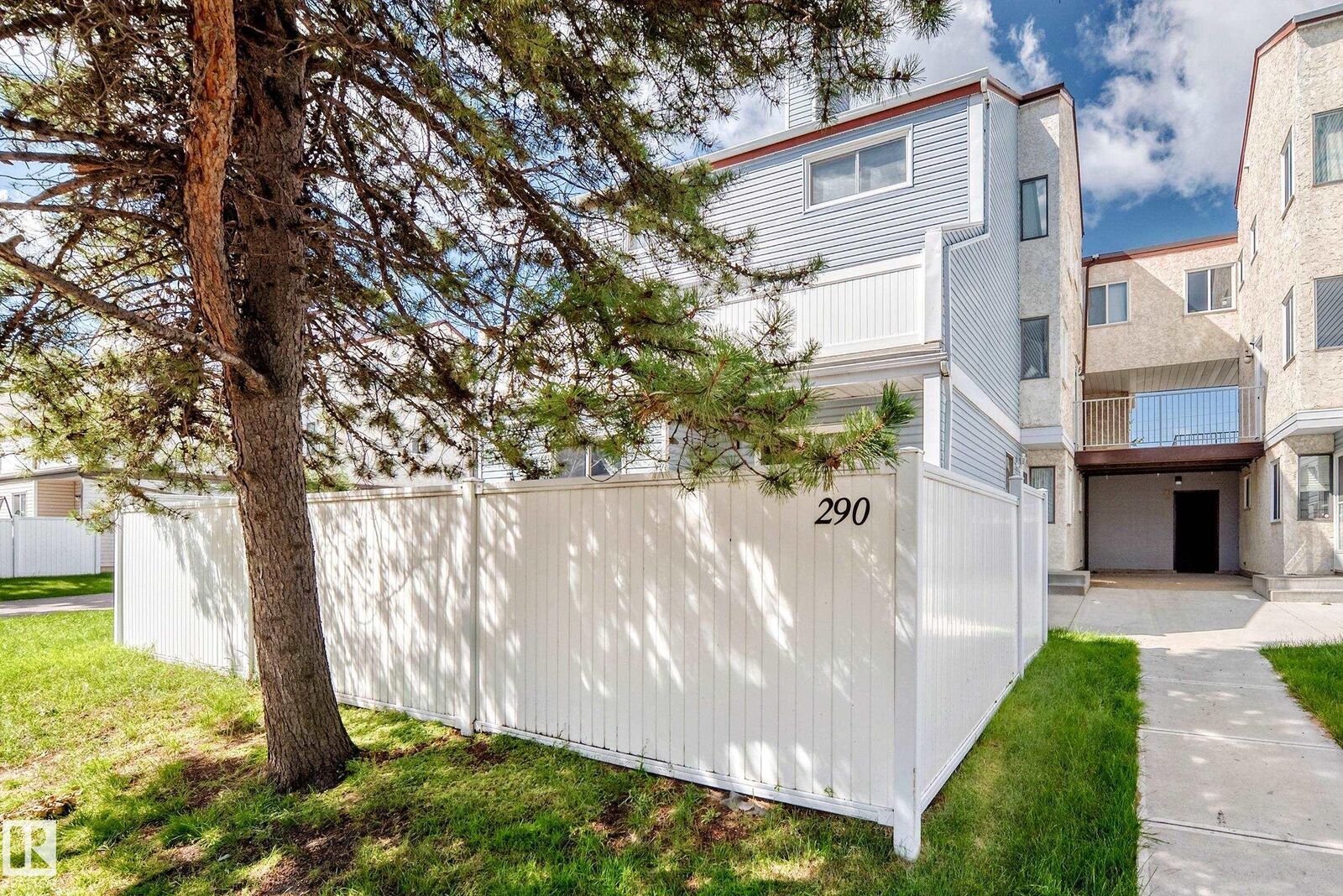 Property Photo: 290 Lancaster Terrace NW AB T5X 5T7