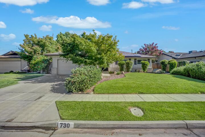 Property Photo:  730 W Escalon Avenue  CA 93704 