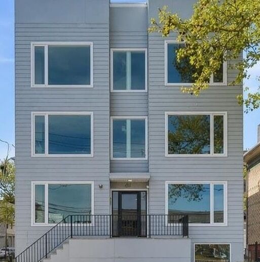 Property Photo:  437 Ogden Ave 1R  NJ 07307 