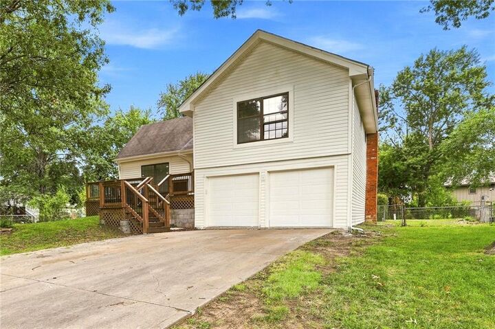 Property Photo: 1517 Scarborough Street KS 66062