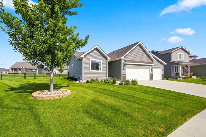 Property Photo: 723 NE Whitetail Drive IA 50021