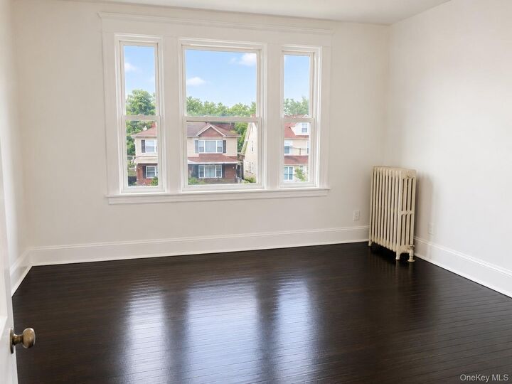 Property Photo: 640 S 6th Avenue NY 10550