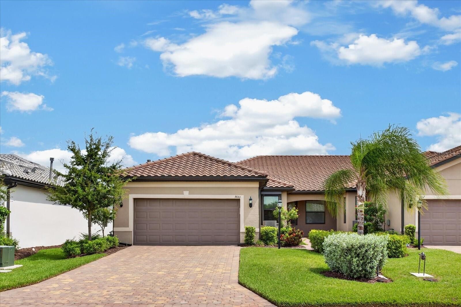 Property Photo:  7653 Summerland Cove  FL 34202 