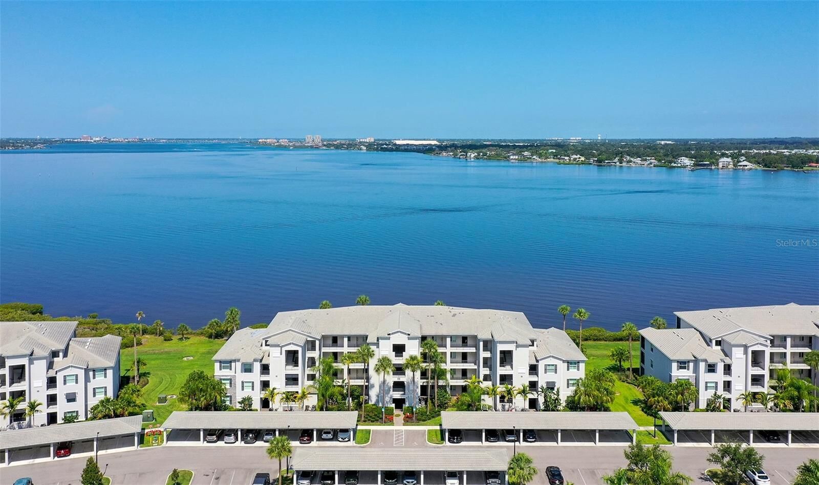 Property Photo:  910 Tidewater Shores Loop 402  FL 34208 
