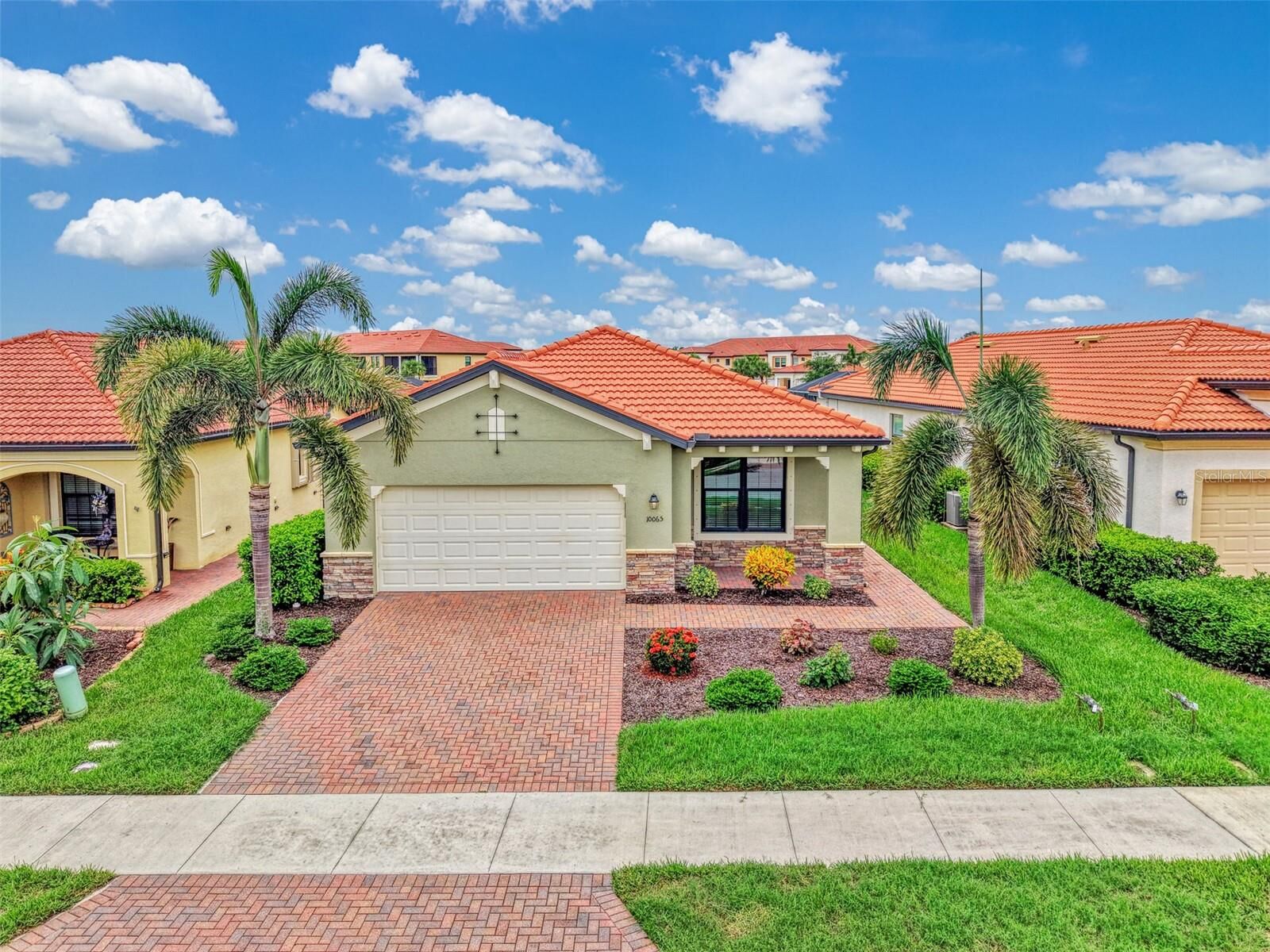 Property Photo:  10065 Cozy Grove Drive  FL 34293 