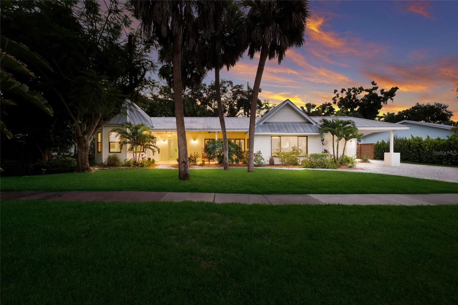 Property Photo: 4875 Brywill Circle FL 34234
