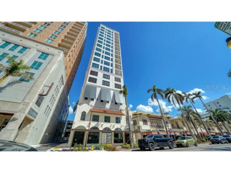 Property Photo:  33 S Palm Avenue 904  FL 34236 