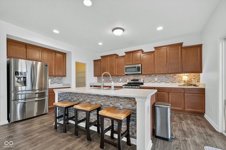 Property Photo:  2241 Maple Stone Lane  IN 46143 