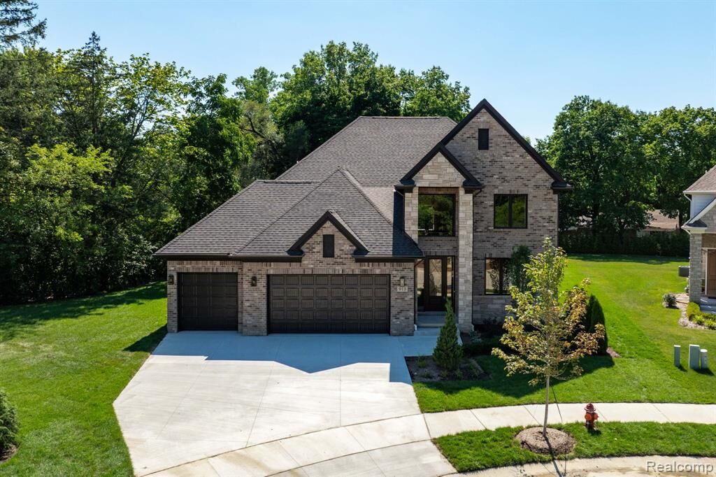 Property Photo: 913 Kimberly Court MI 48098 6922