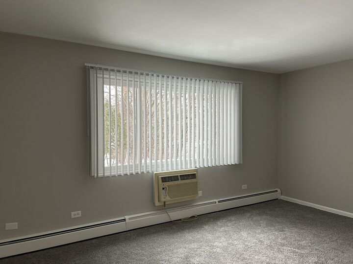 Property Photo: 101 Eastern Avenue 7 IL 60514