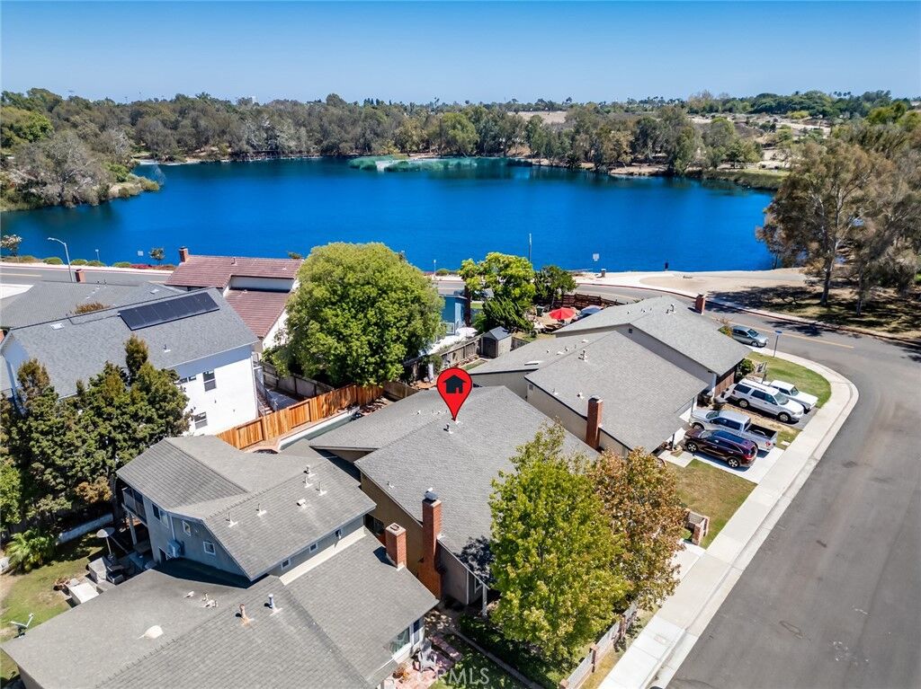 Property Photo:  18092 Westlake Cir  CA 92648 