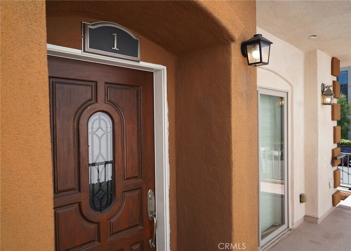 Property Photo: 10809 Hortense CA 91602
