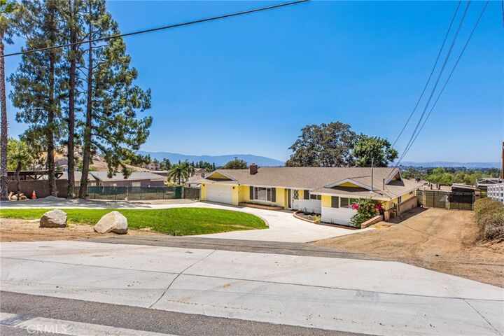 Property Photo: 4430 Crestview CA 92860