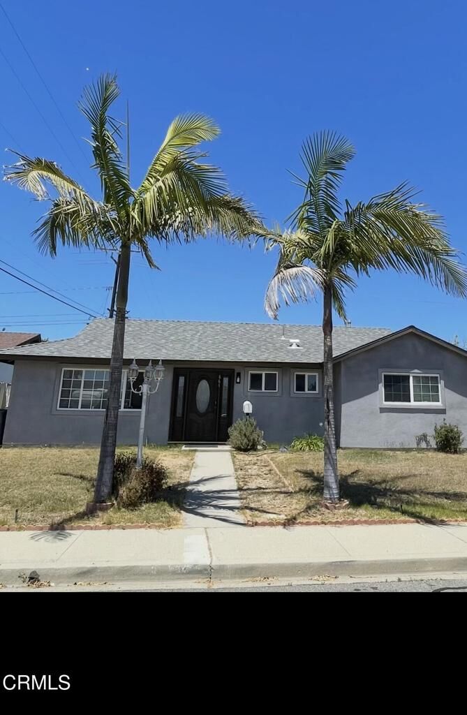 Property Photo:  861 Morro Way  CA 93033 