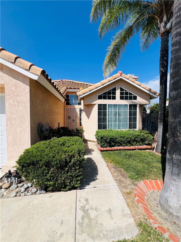 Property Photo:  39611 Kilkare  CA 92562 