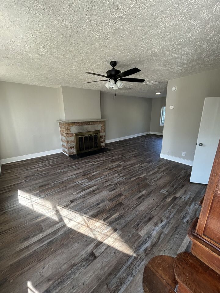 Property Photo:  700 Belmont Ave 1  TN 37160 