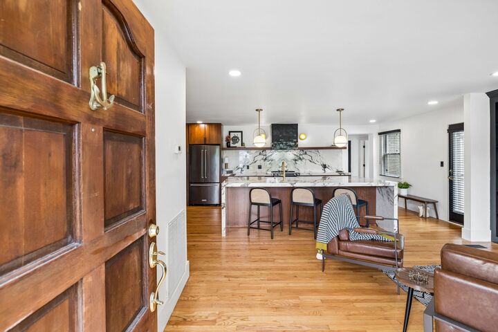 Property Photo:  902 McMahan Ave  TN 37216 