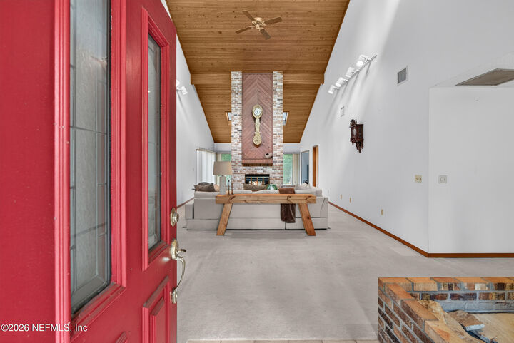 Property Photo:  10990 Creekview Drive  FL 32225 