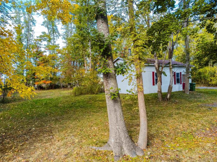 Property Photo: 68 Cottage Street NS B0K 1H0