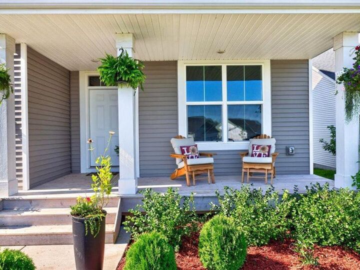 Property Photo:  2416 Greenbriar Lane  MN 55313 