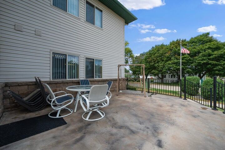 Property Photo: 912 Hawthorne Street 104 MN 56308