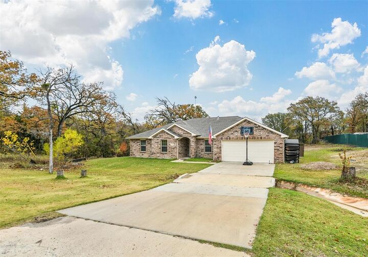 Property Photo: 226 County Road 4869 TX 76020