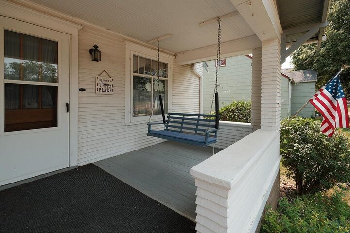 Property Photo:  1418 Division Street  IA 51239 