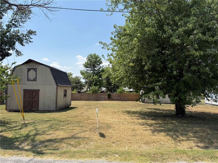 Property Photo:  703 NW Ford Lane  AR 72712 