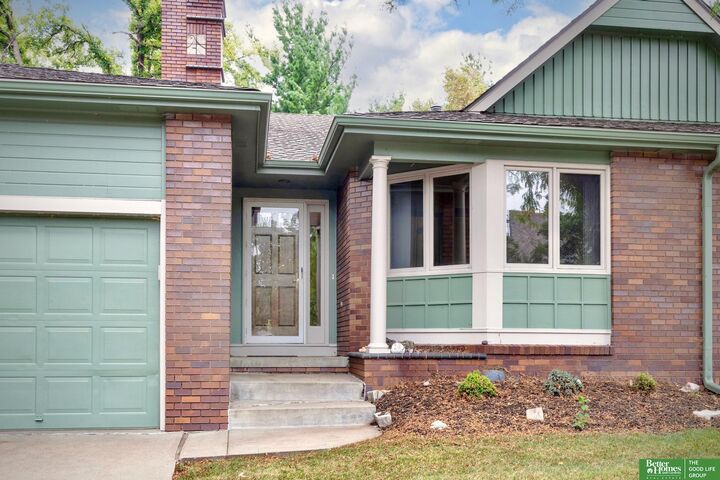 Property Photo:  806 N 131 Court  NE 68154 