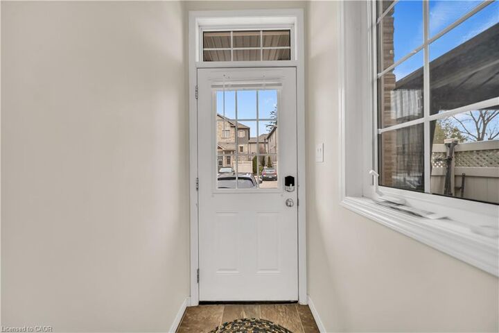 Property Photo:  931 Glasgow Street 14A  ON N2N 0B6 