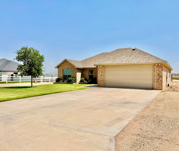 Property Photo: 13706 E County Rd 107 TX 79706