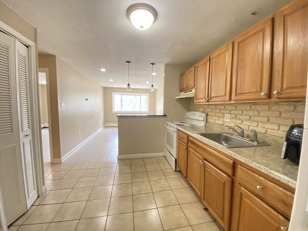 Property Photo:  154 Second Street 103 A  MA 01702 