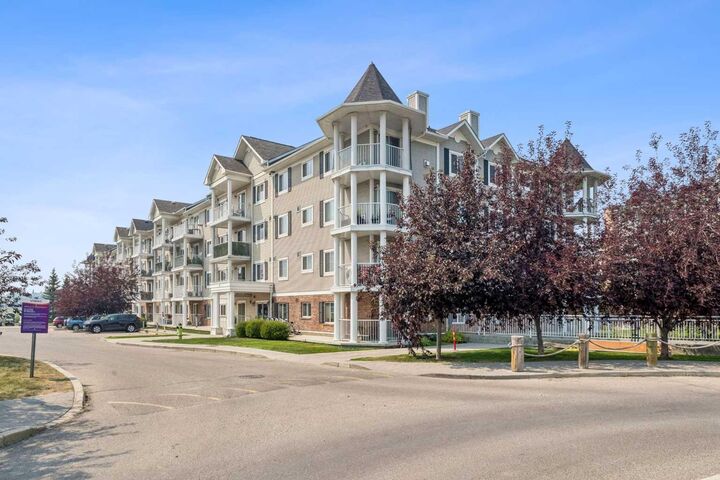 10 Country Village Park NE 3407 — photo 1