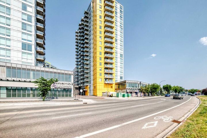 Property Photo:  3820 Brentwood  NW 1304  AB T2L 1K8 