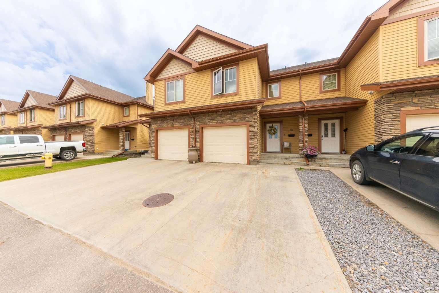 Property Photo:  1407 53 Avenue 20  AB T9V 2J5 
